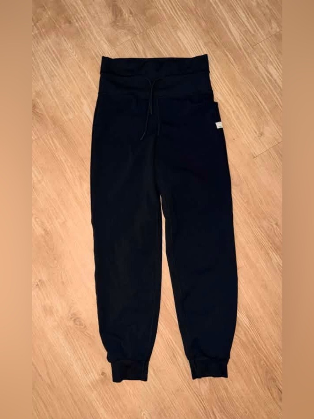 Vuori Daily Jogger, like new ($98)!